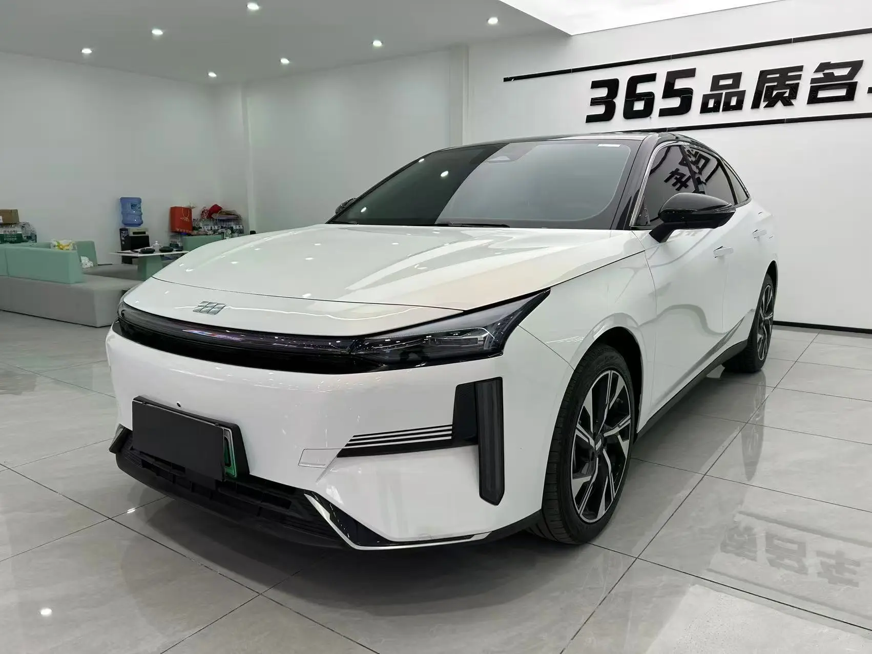 Geely Galaxy L6  из Китая