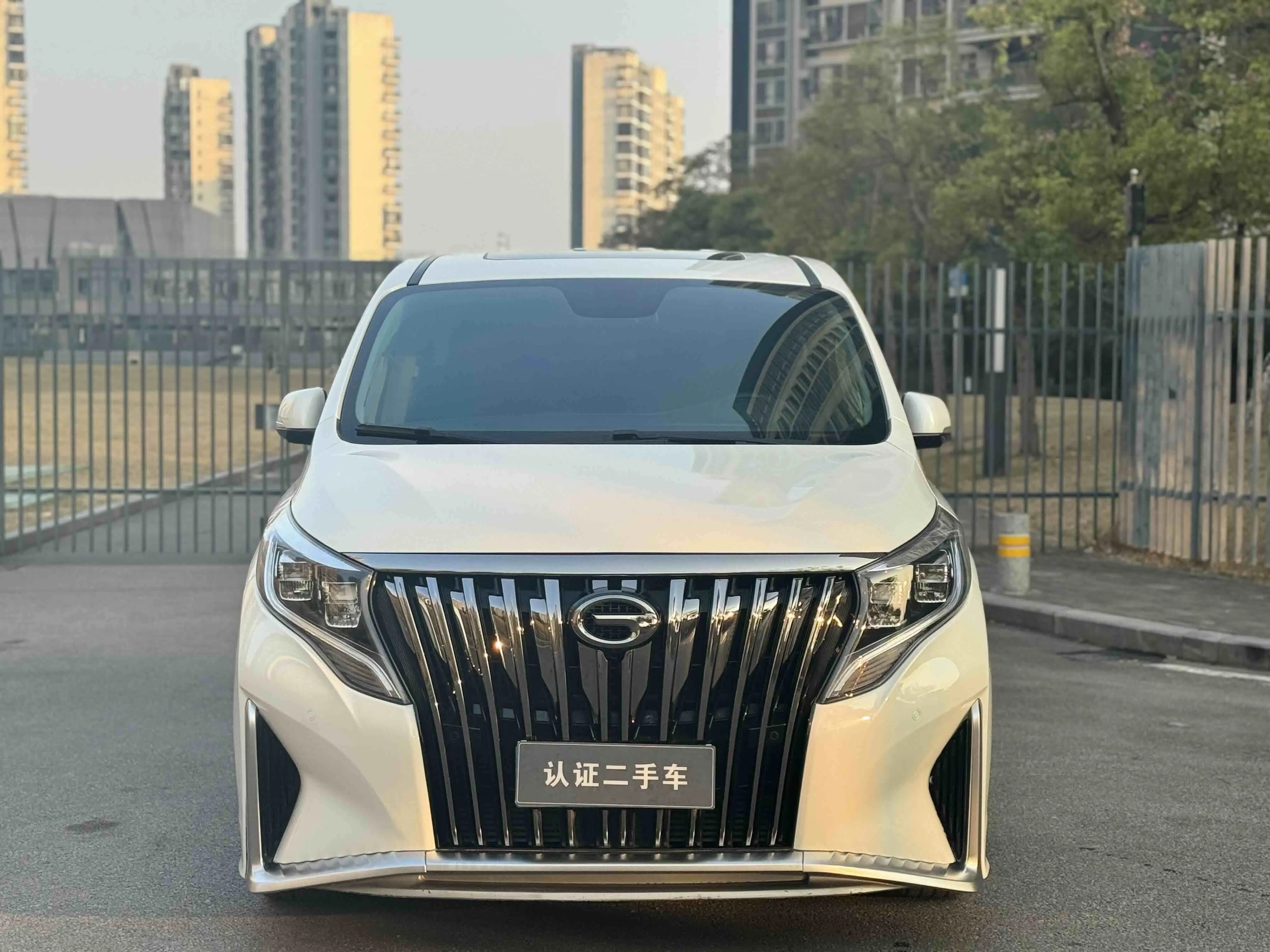 GAC Trumpchi M8  из Китая