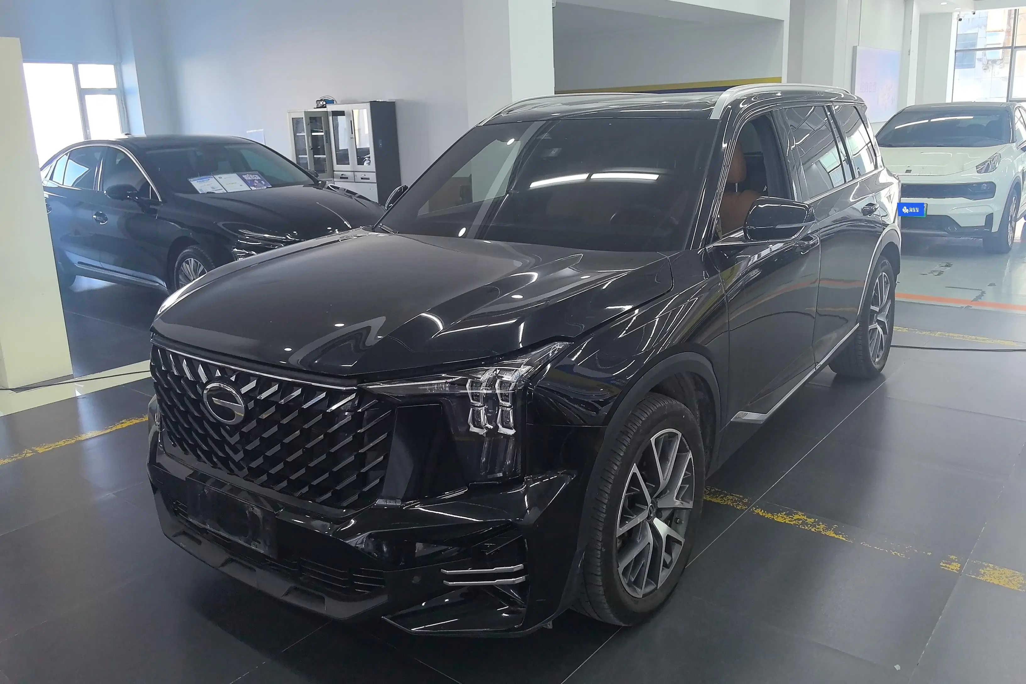 GAC Trumpchi GS8  из Китая