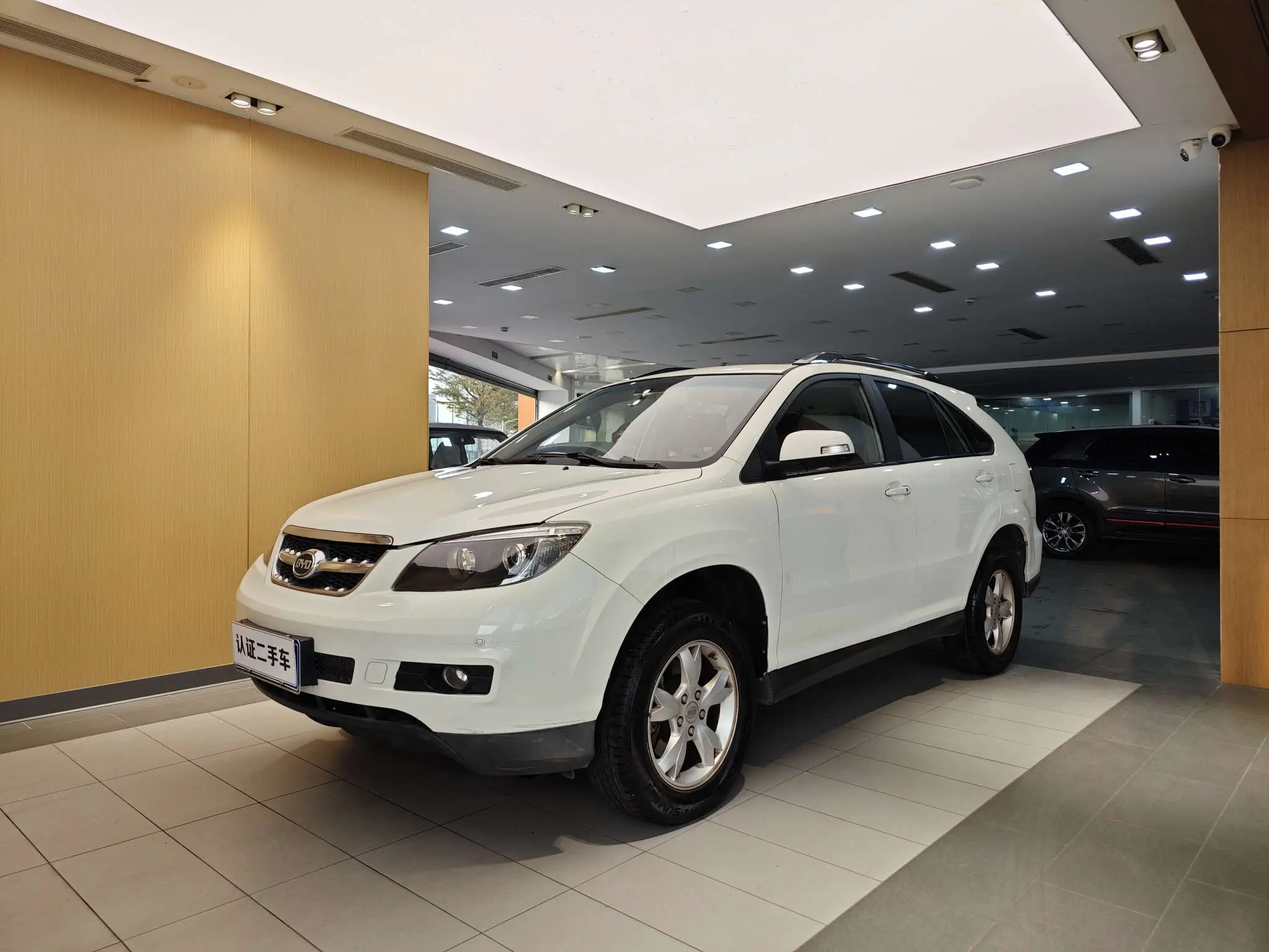 BYD S6  из Китая