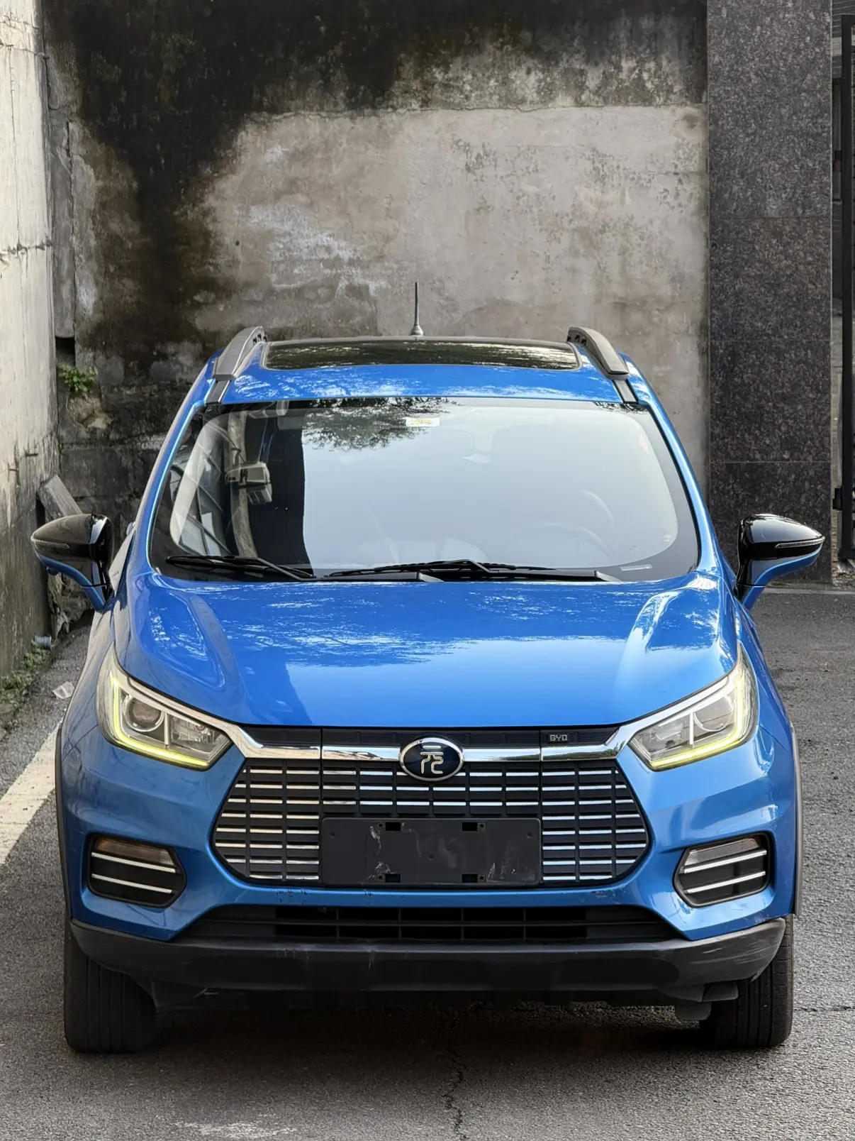 BYD Yuan EV  из Китая