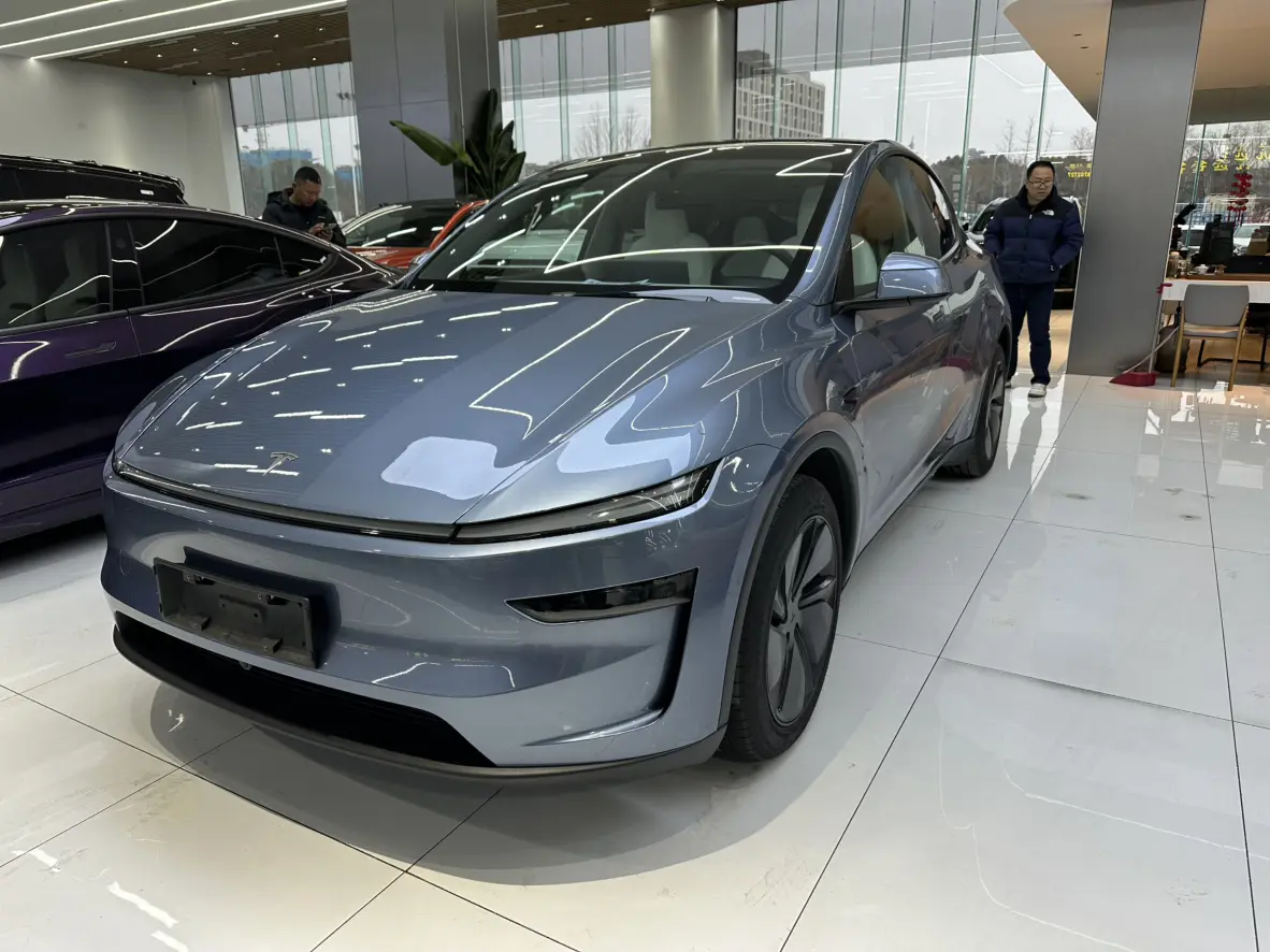 Tesla Model Y  из Китая