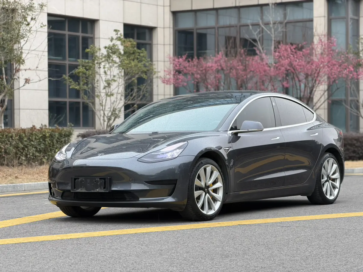 Tesla Model 3  из Китая
