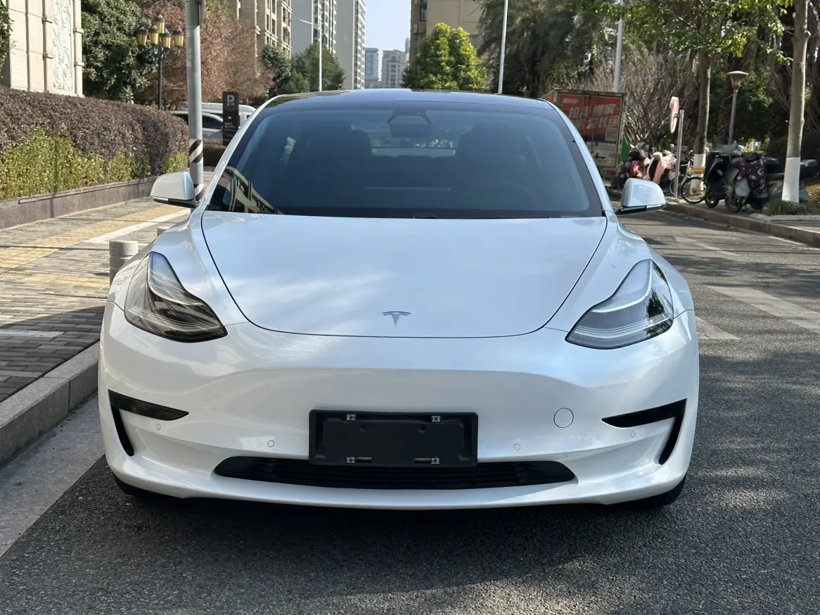 Tesla Model 3  из Китая