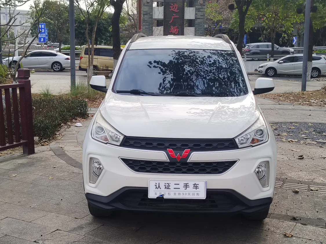 Wuling Hongguang S3  из Китая