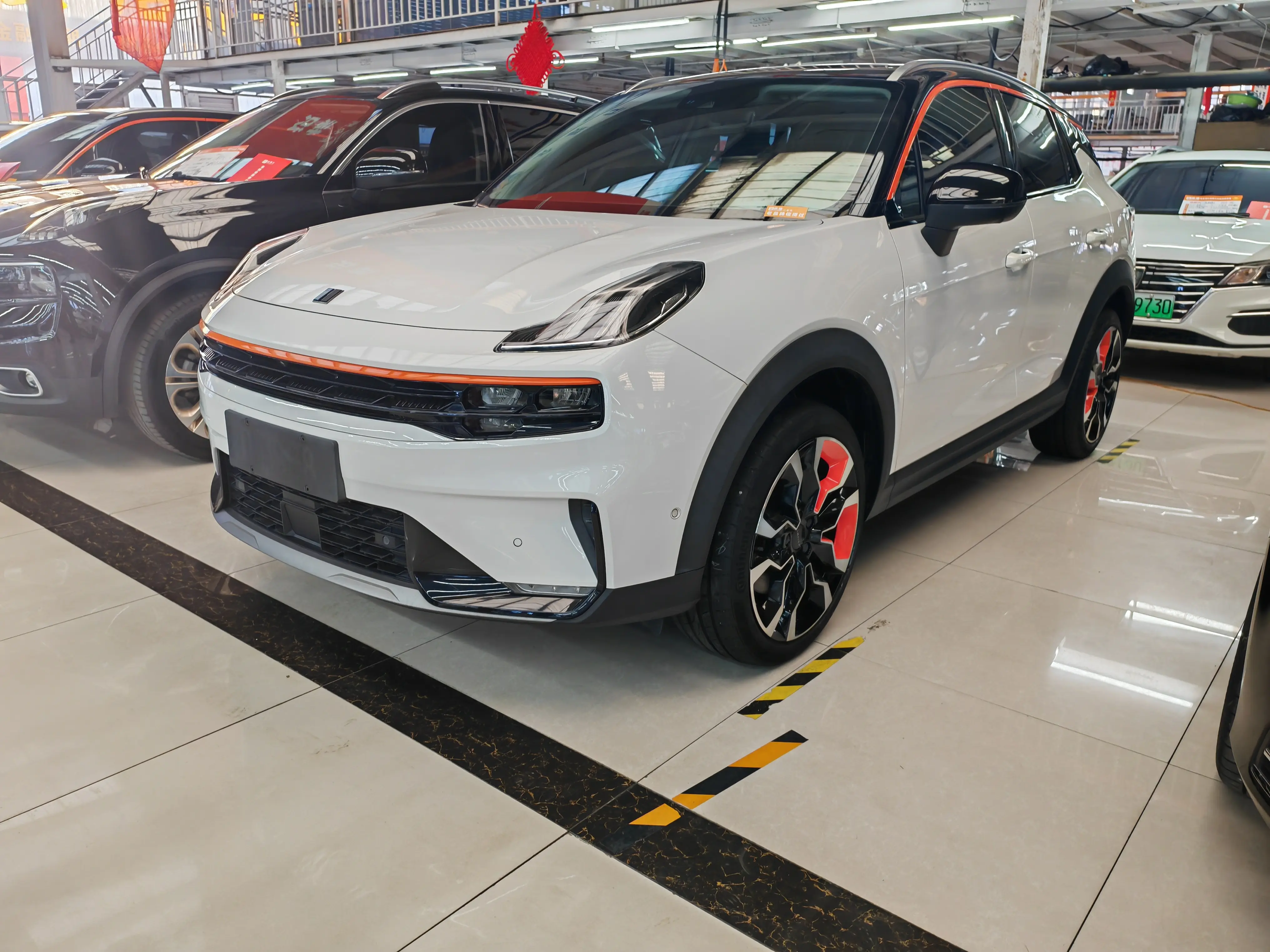 Lynk & Co 06