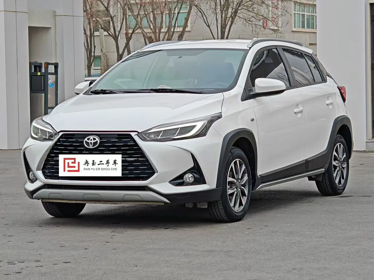 Toyota Yaris L  из Китая