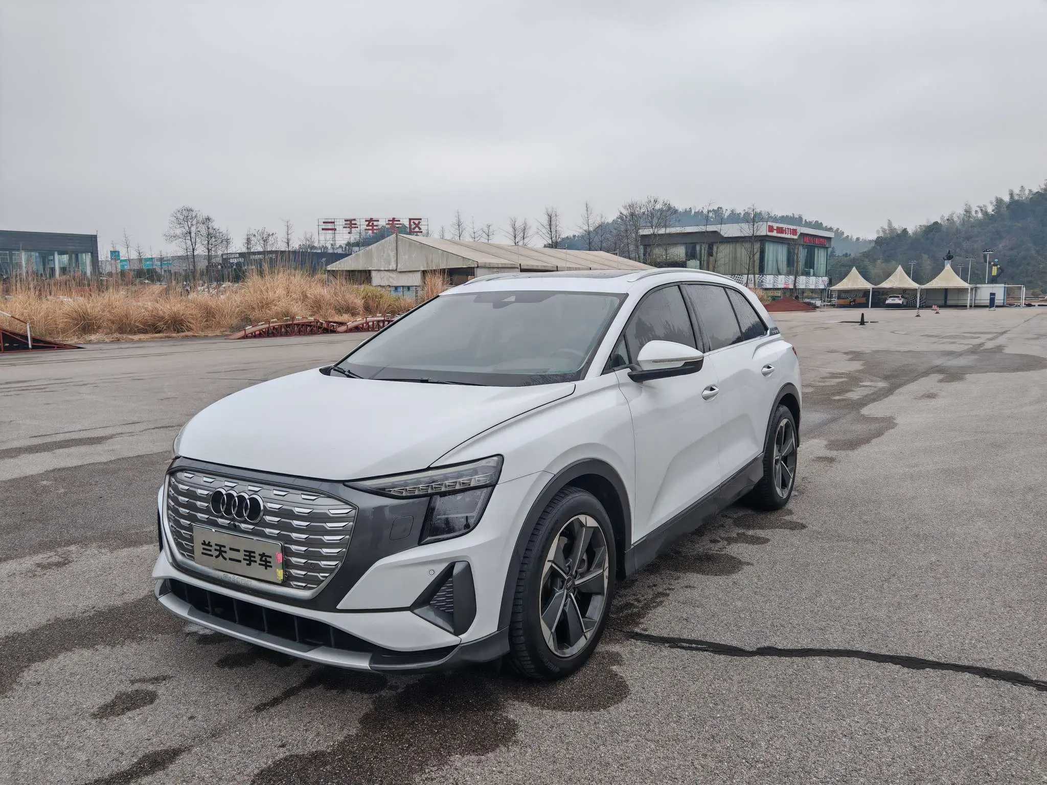 Audi Q5 e-tron  из Китая