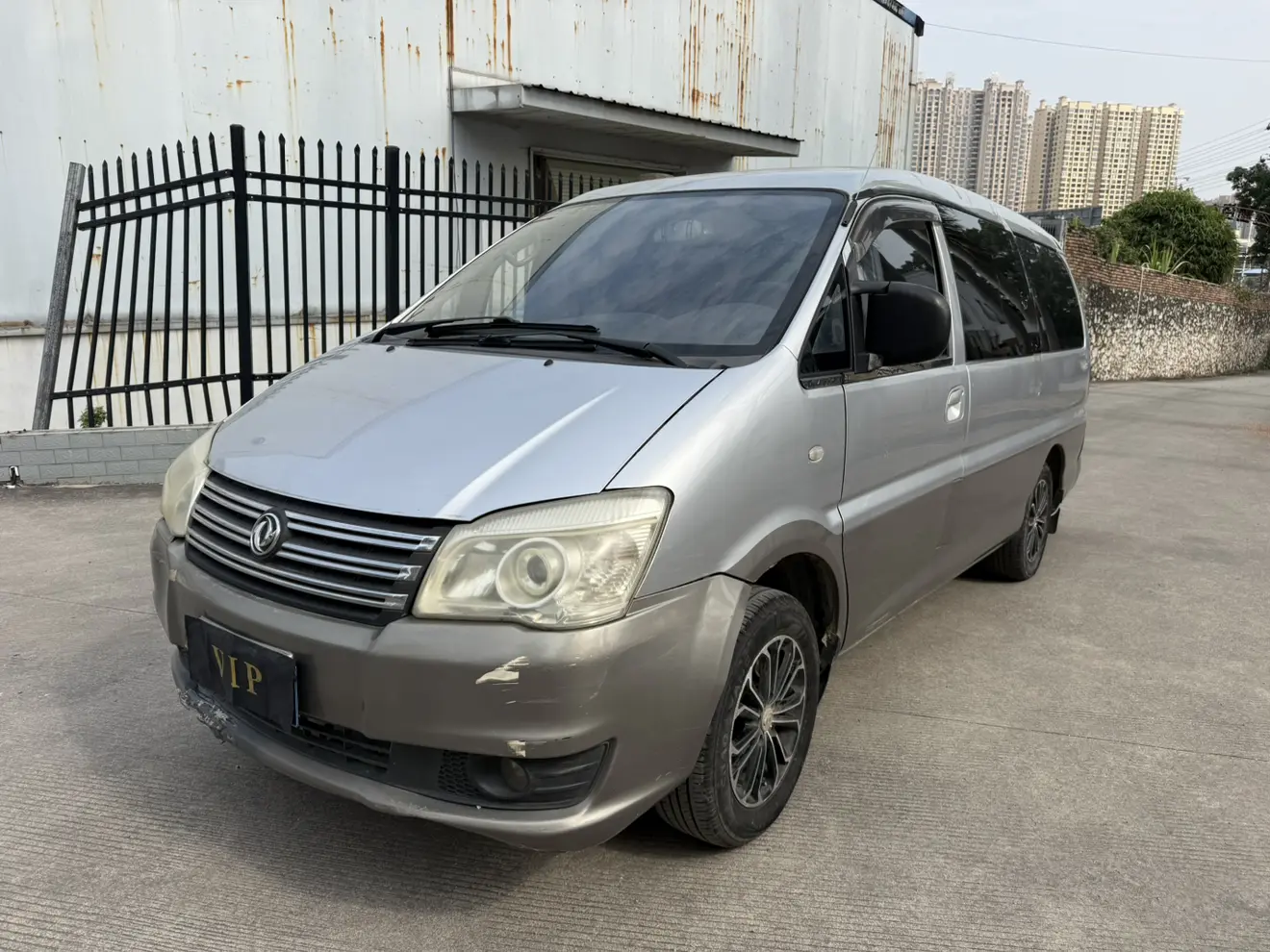 Forthing Lingzhi  из Китая