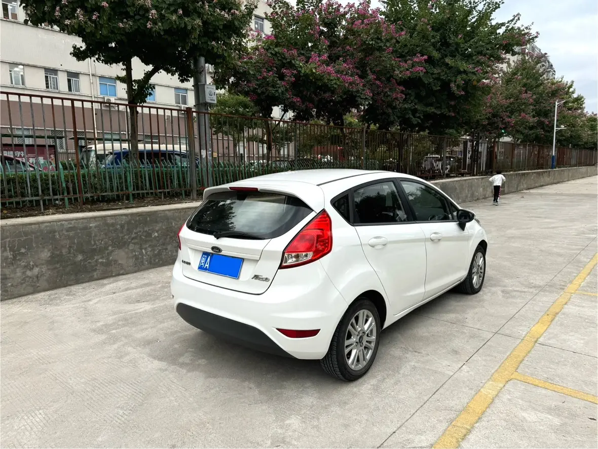 Ford Carnival  из Китая