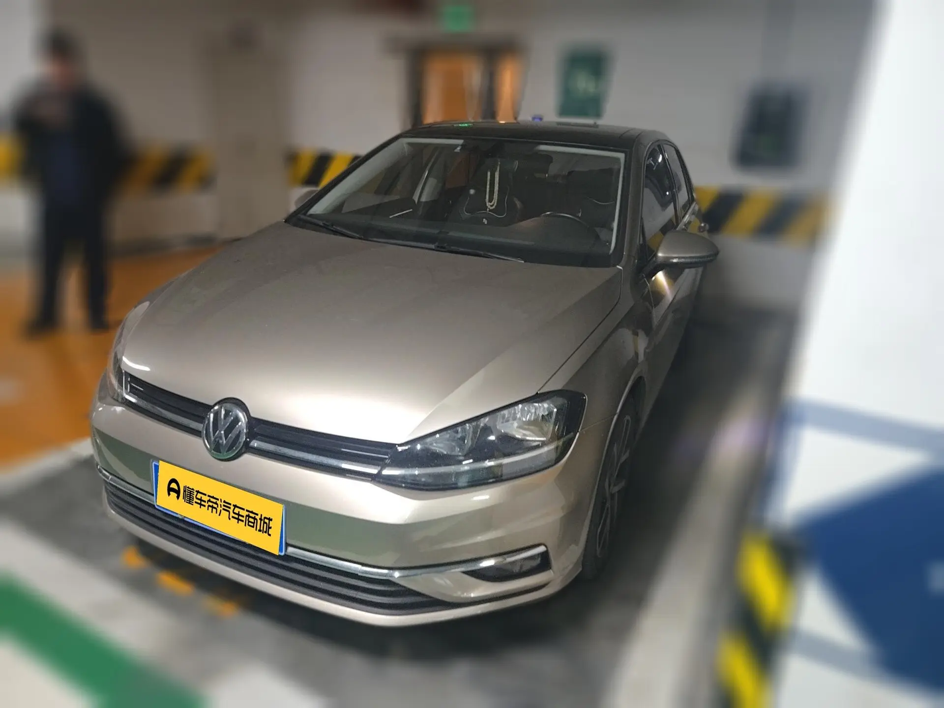 Volkswagen Golf  из Китая