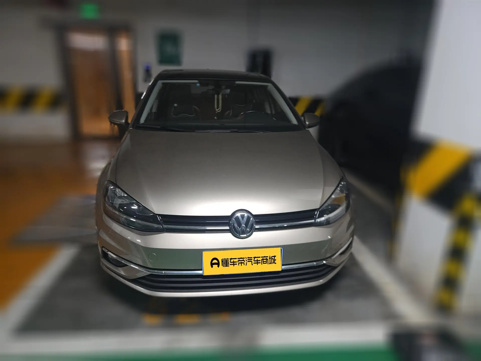 Volkswagen Golf  из Китая