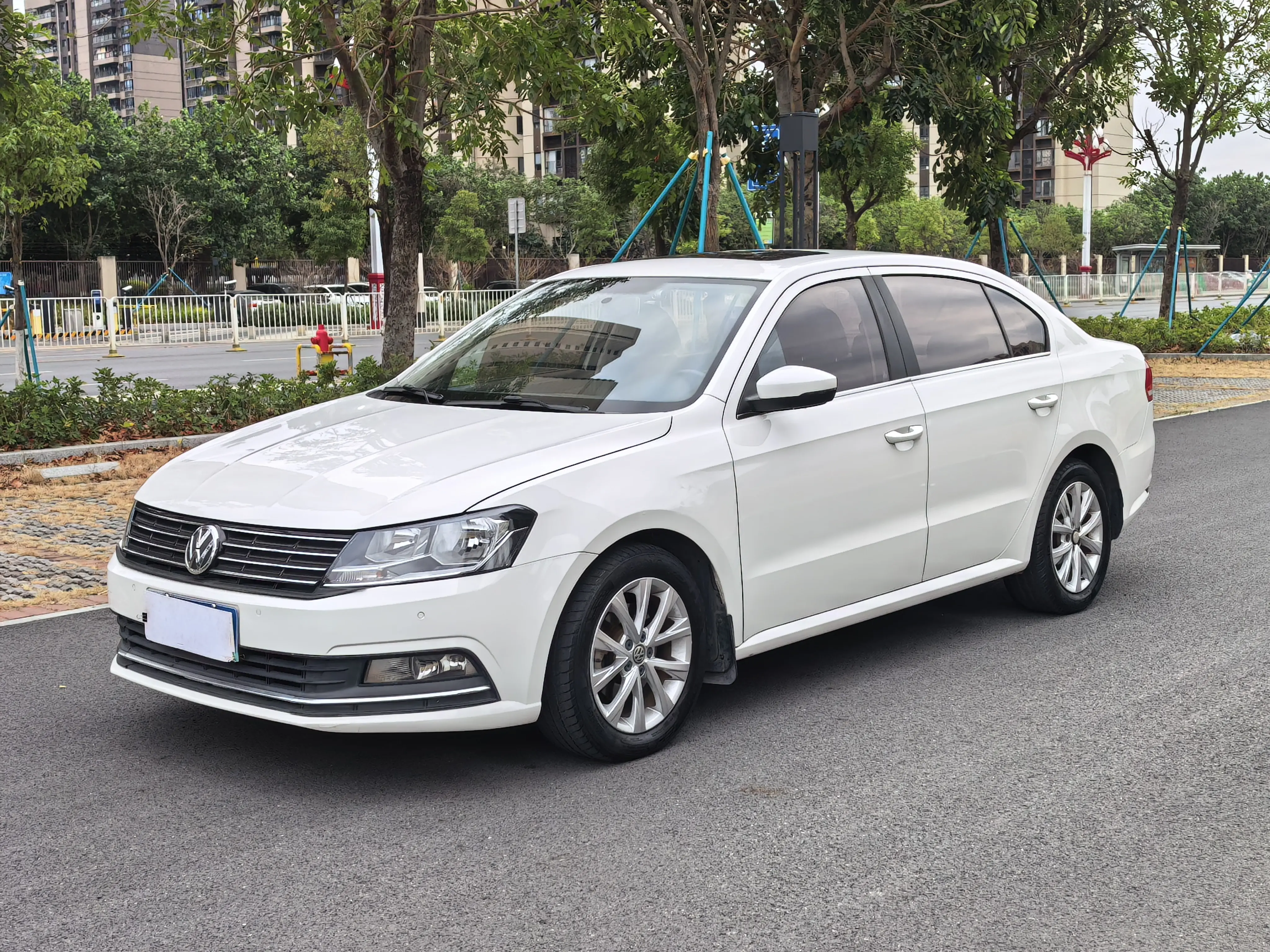 Volkswagen Lavida  из Китая