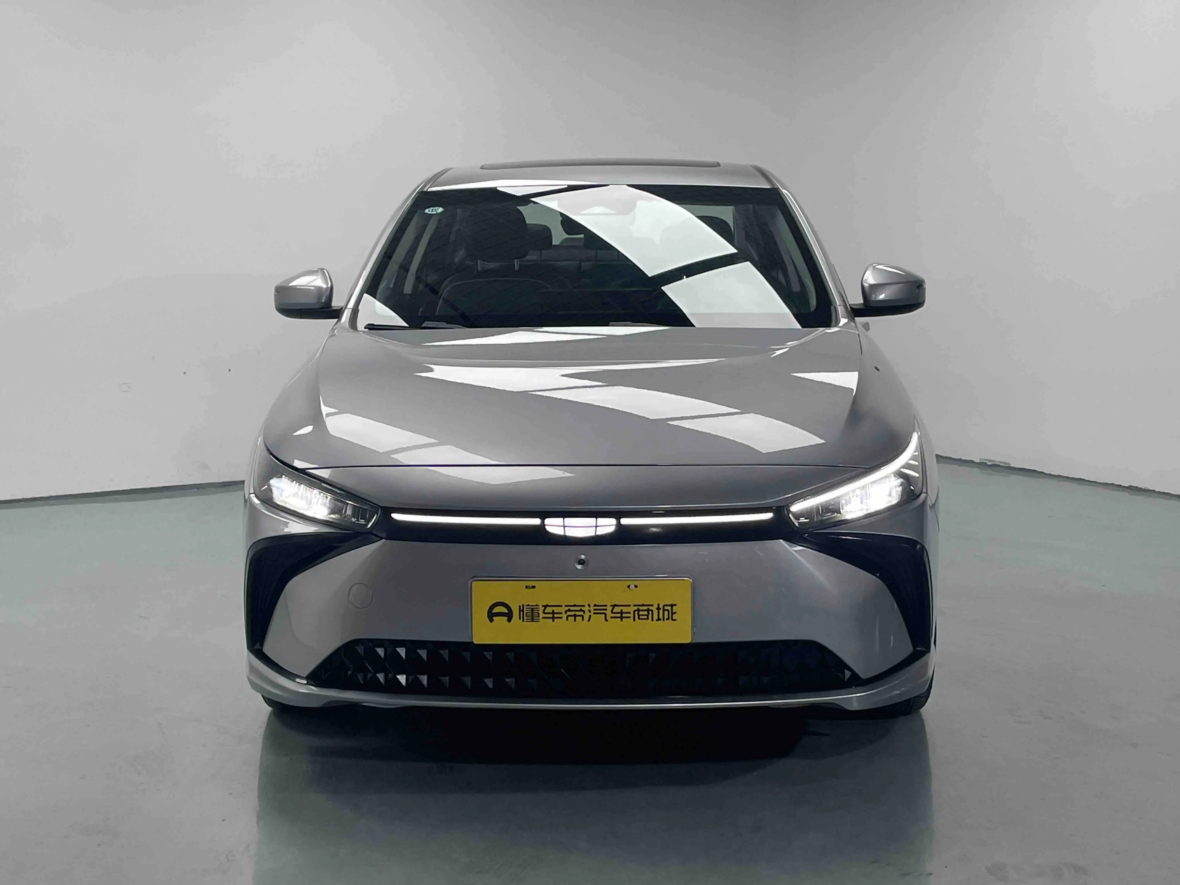 Geely Geometry G6  из Китая