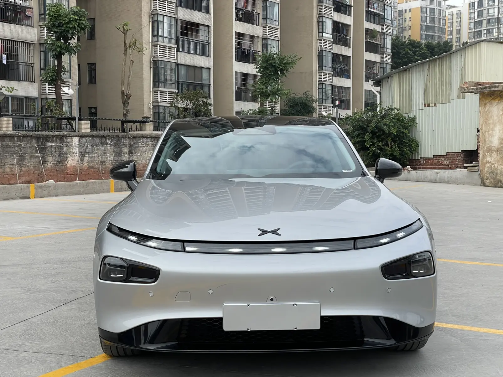 Xpeng P7  из Китая