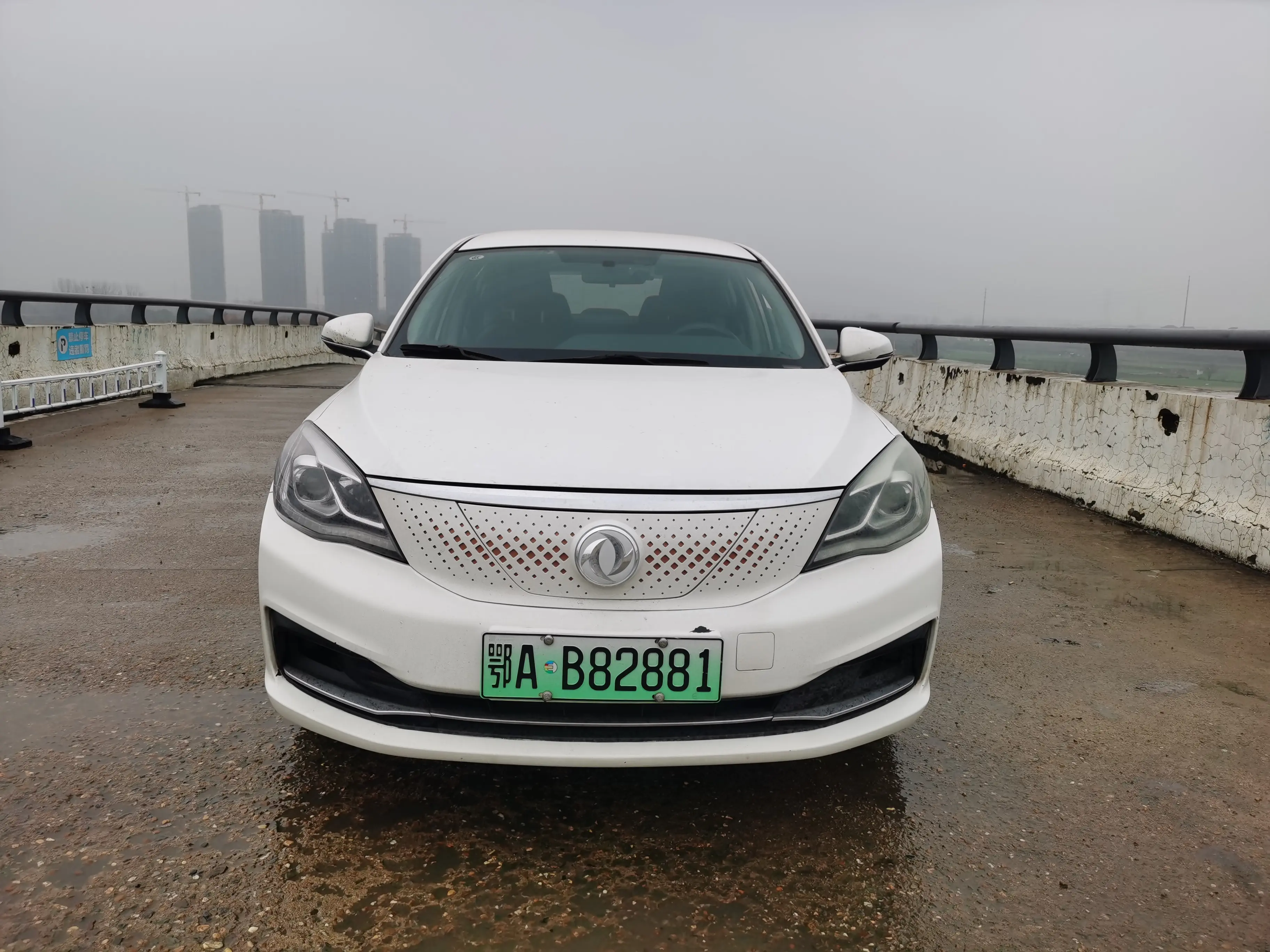 Dongfeng Fengshen E70  из Китая