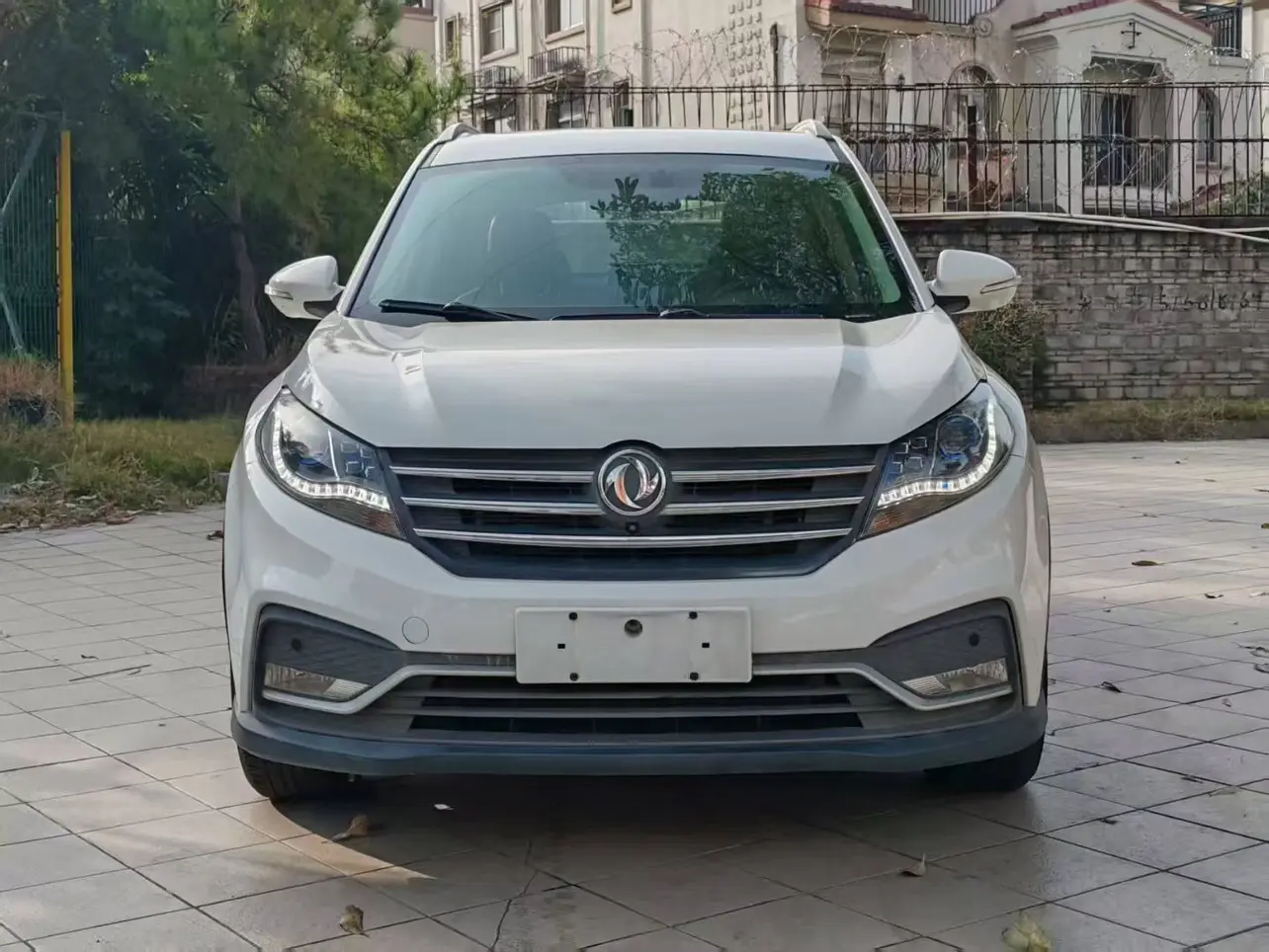 Dongfeng Fengon 580  из Китая
