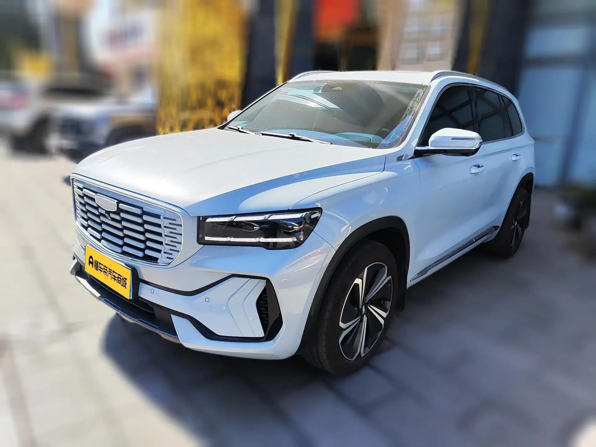 Geely Monjaro (Xingyue L)  из Китая