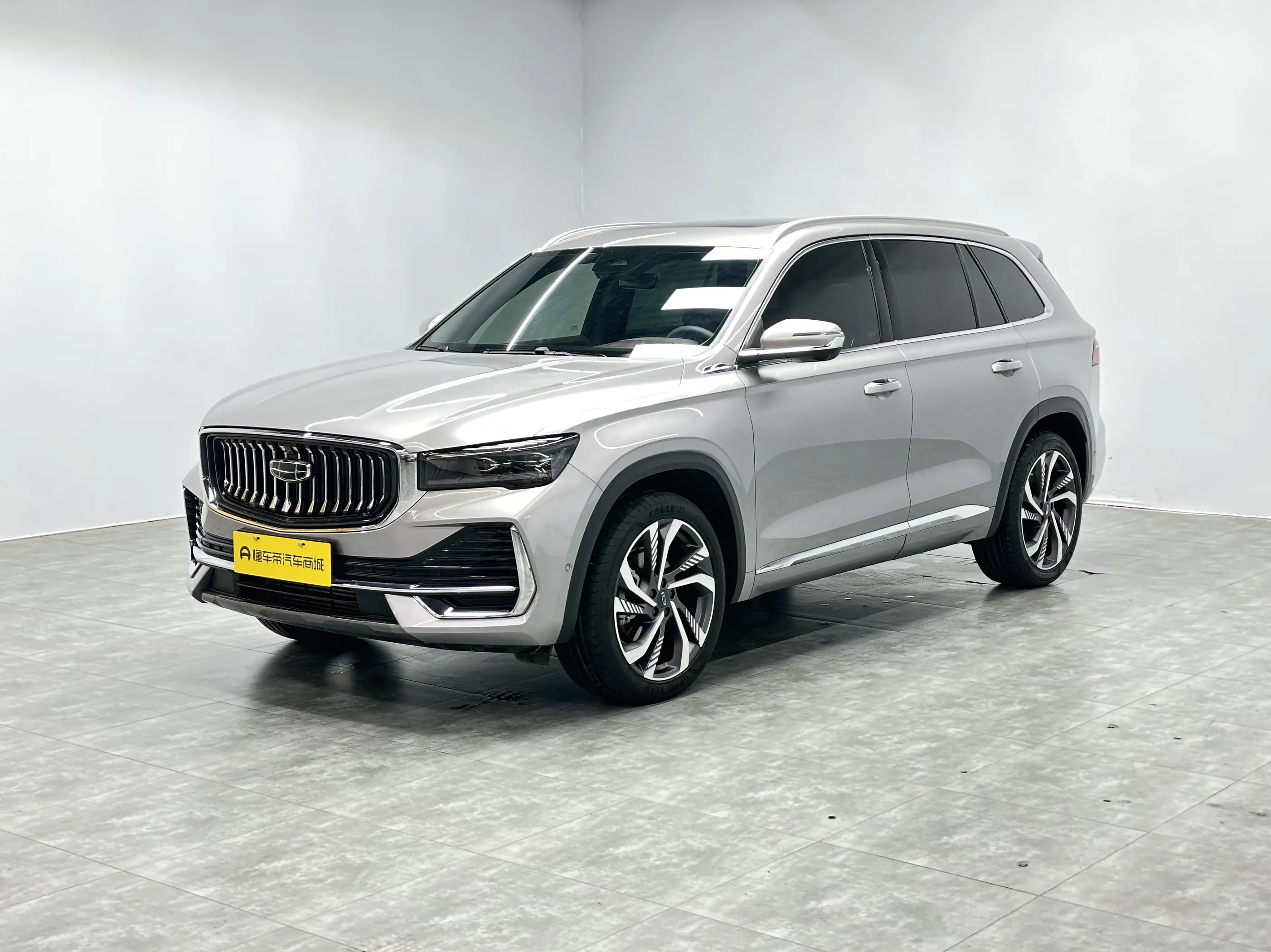 Geely Monjaro (Xingyue L)  из Китая