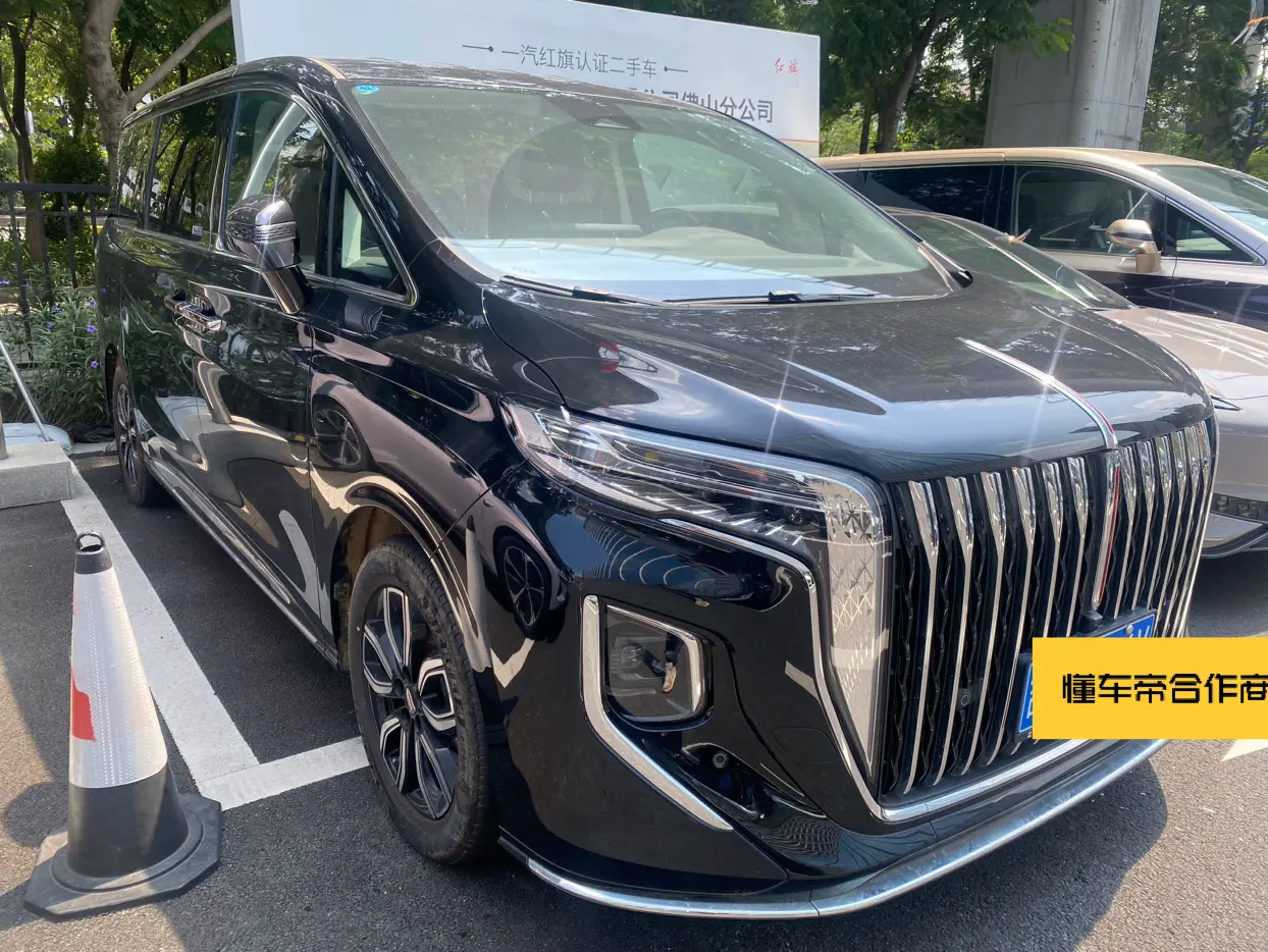 Hongqi HQ9  из Китая