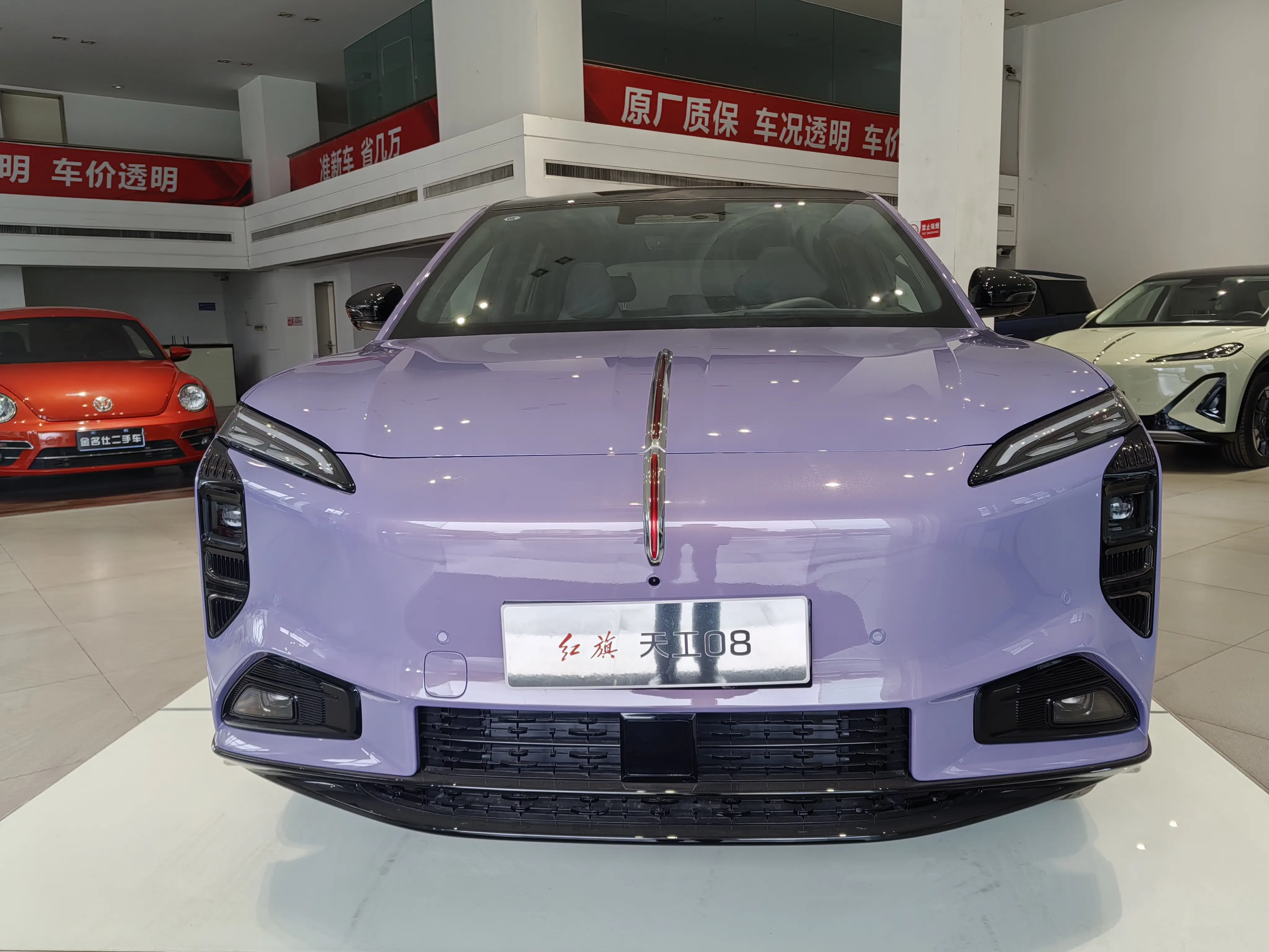 Hongqi Red Flag Tiangong 08  из Китая