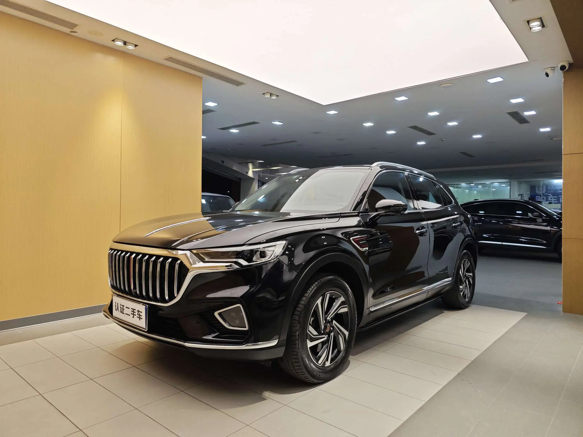 Hongqi HS5  из Китая