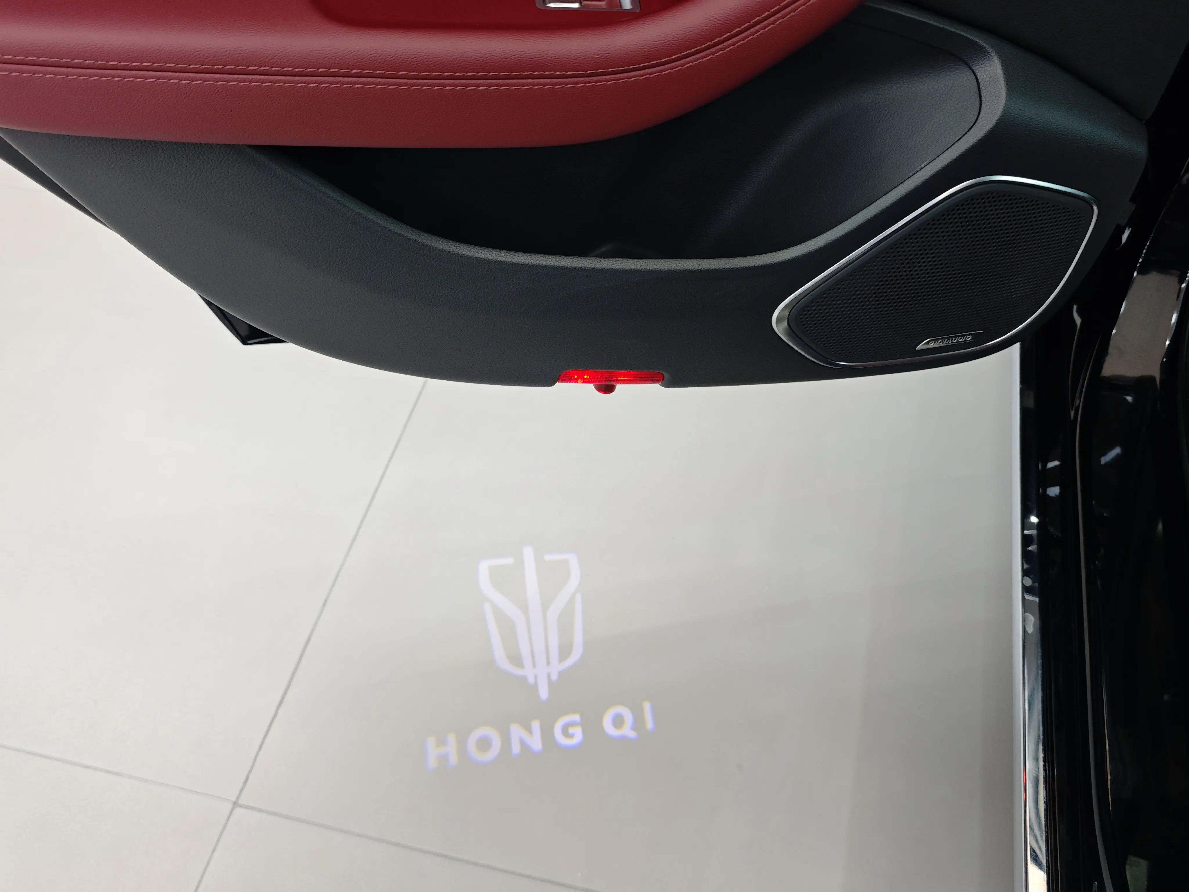 Hongqi H5  из Китая