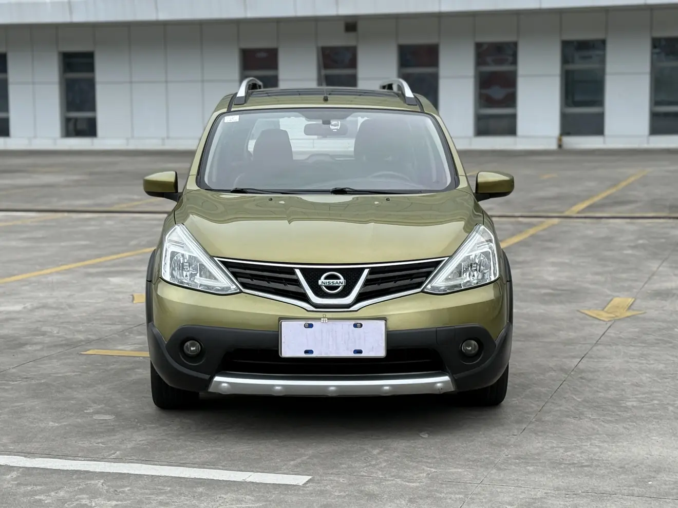 Nissan Li Wei  из Китая