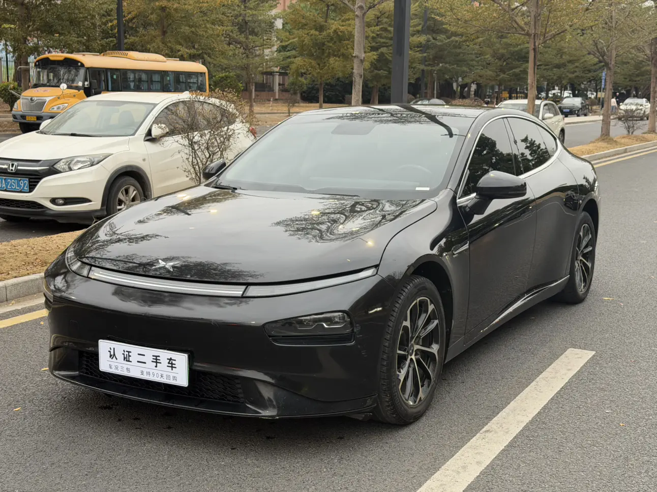 Xpeng P7  из Китая