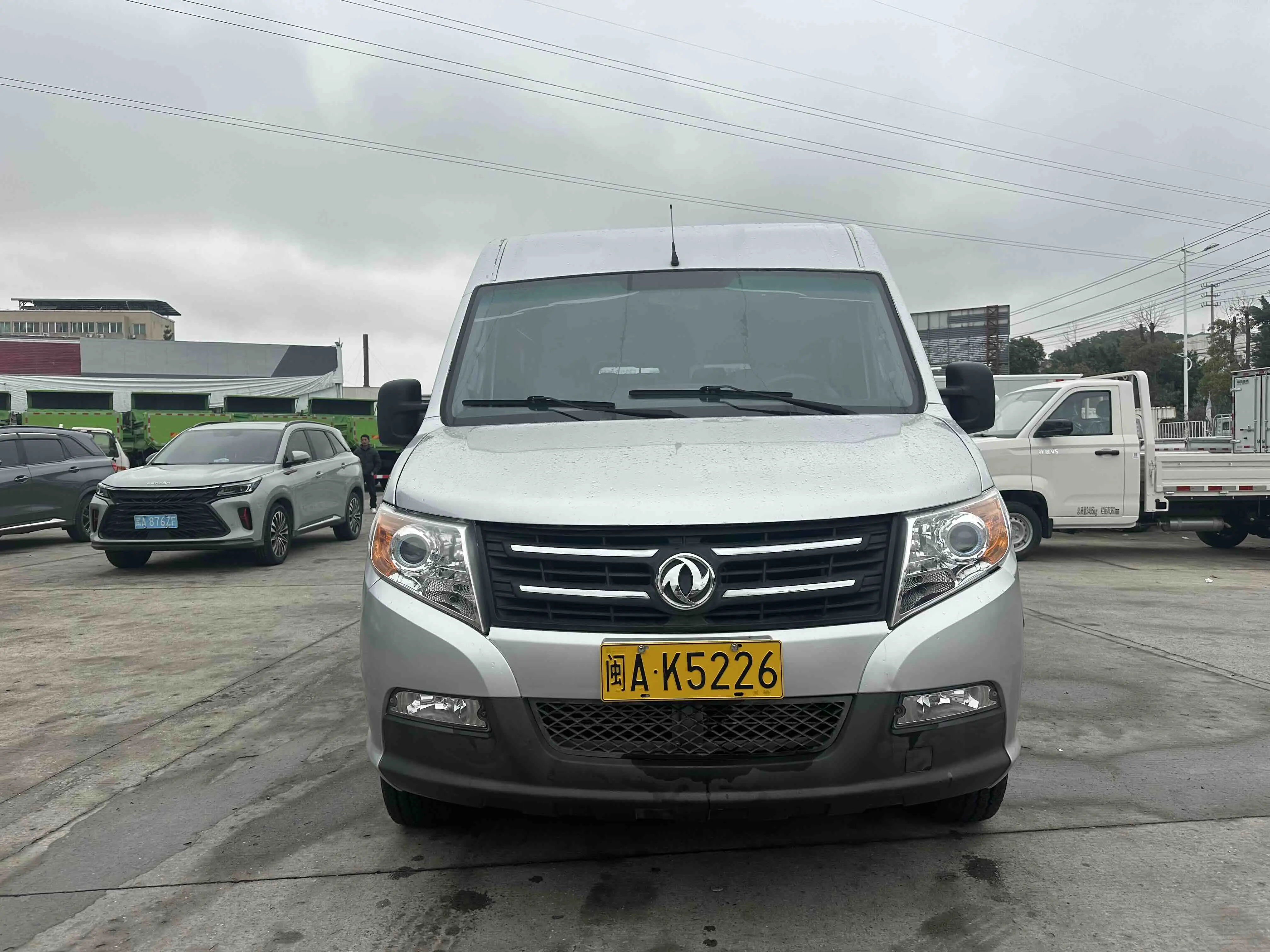Dongfeng Yufeng  из Китая