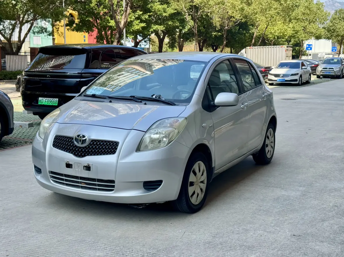 Toyota Yaris  из Китая