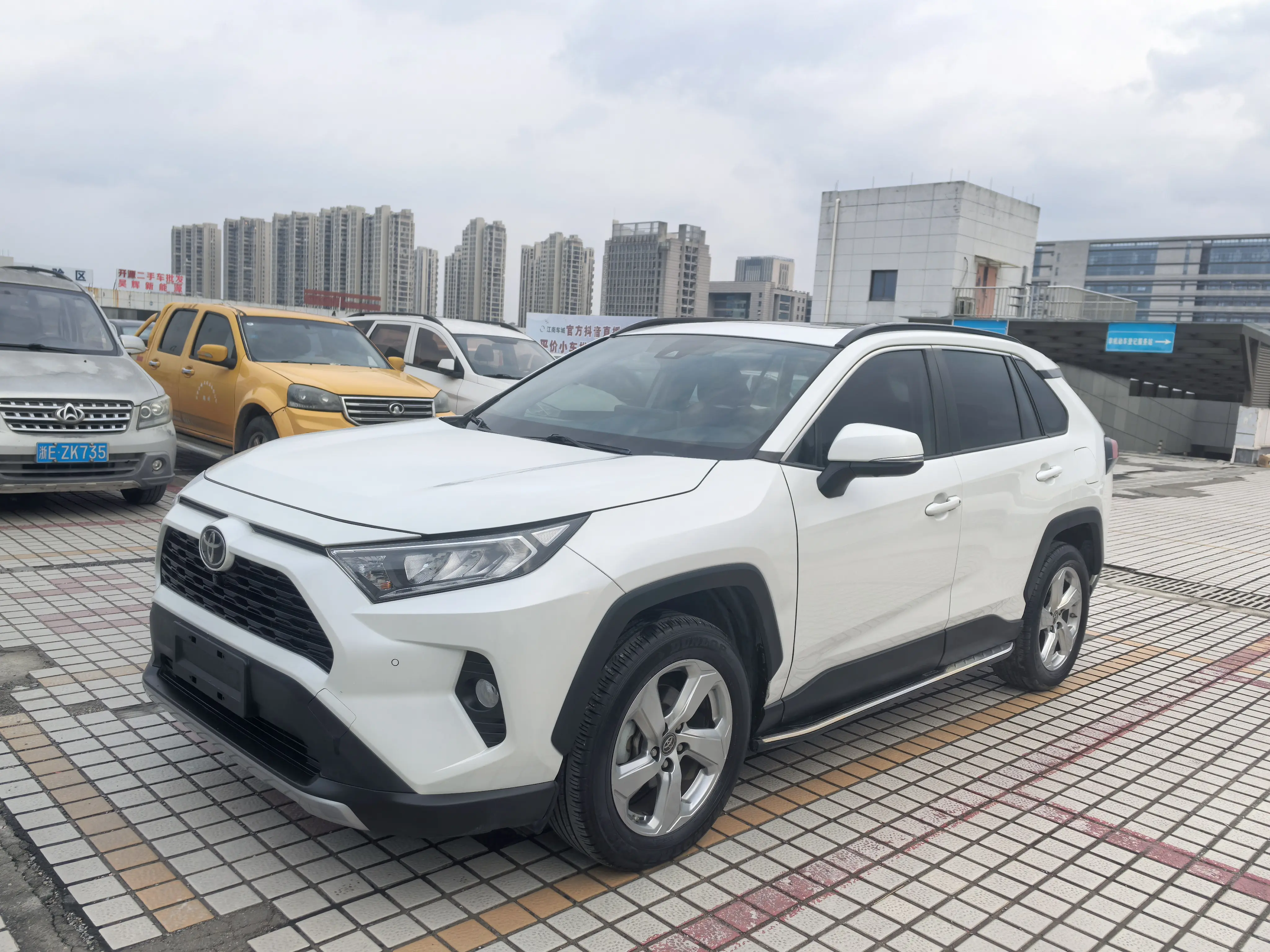 Toyota RAV4  из Китая