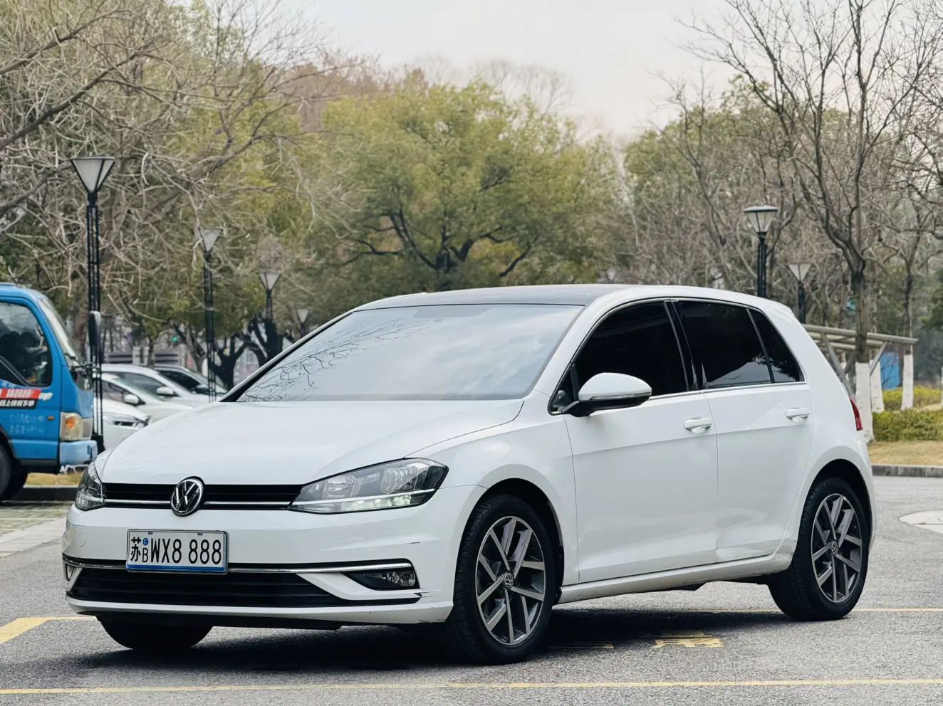 Volkswagen Golf  из Китая