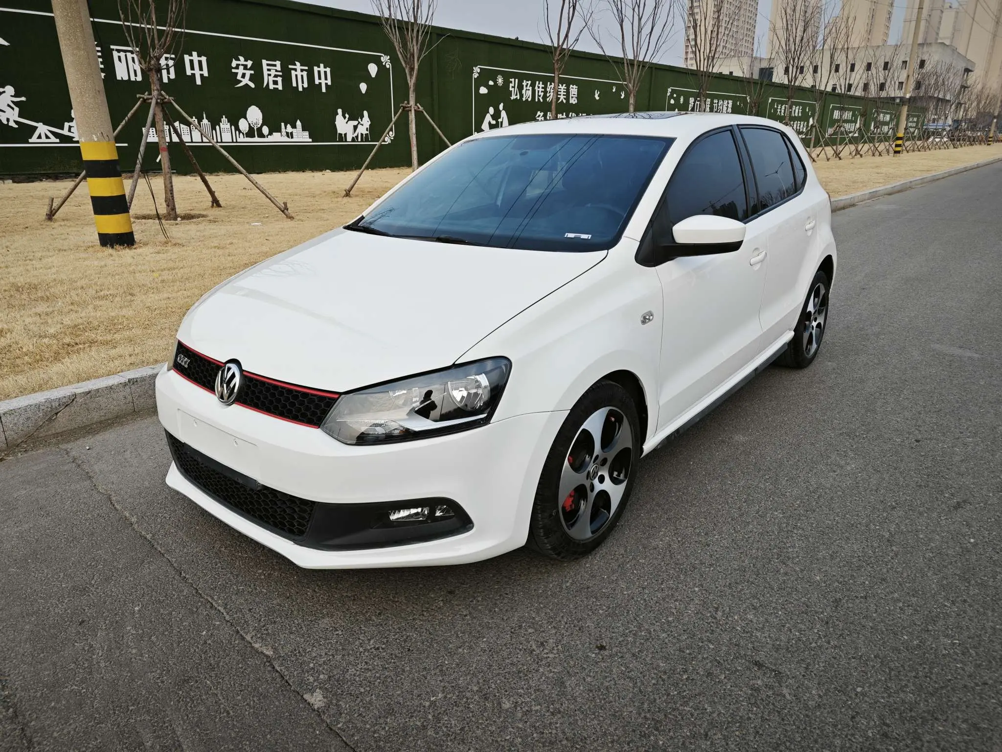 Volkswagen Polo  из Китая