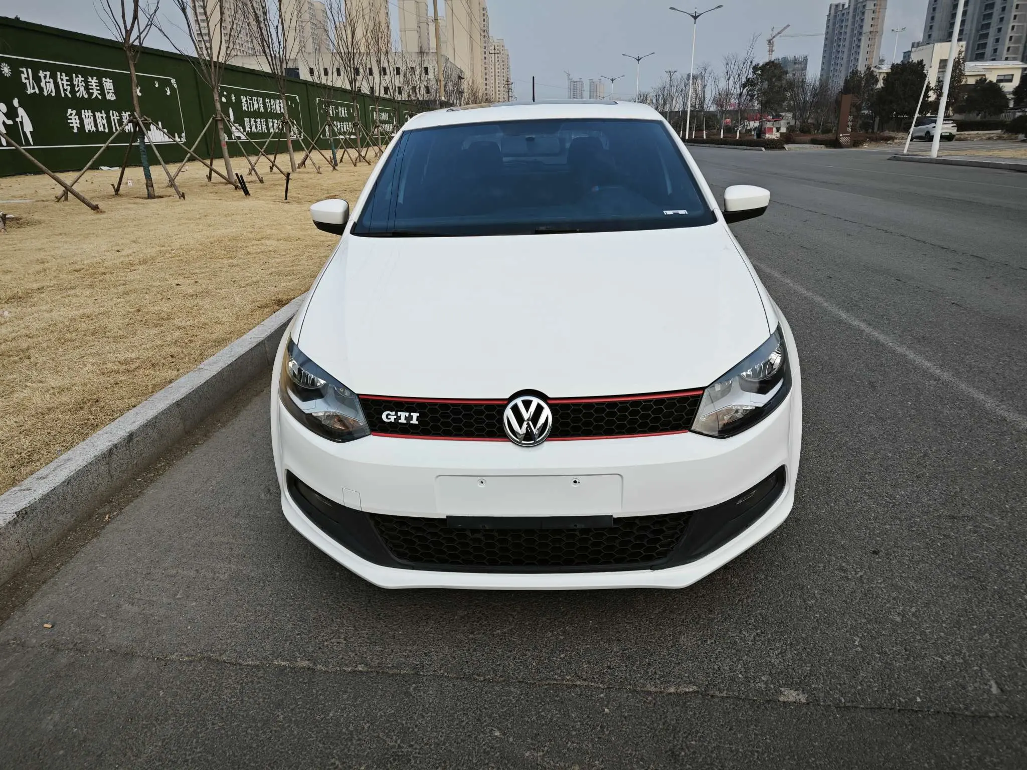 Volkswagen Polo  из Китая