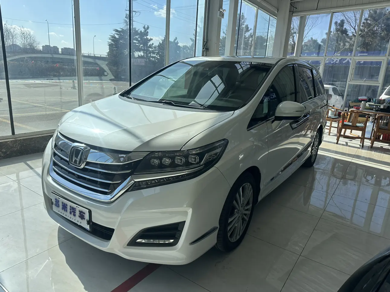 Honda Elysion (Alison)  из Китая