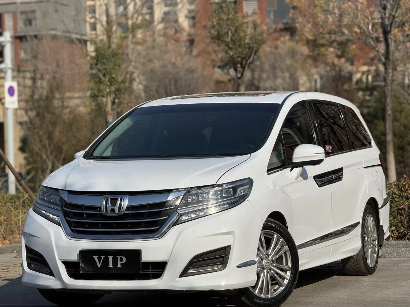 Honda Elysion (Alison)  из Китая