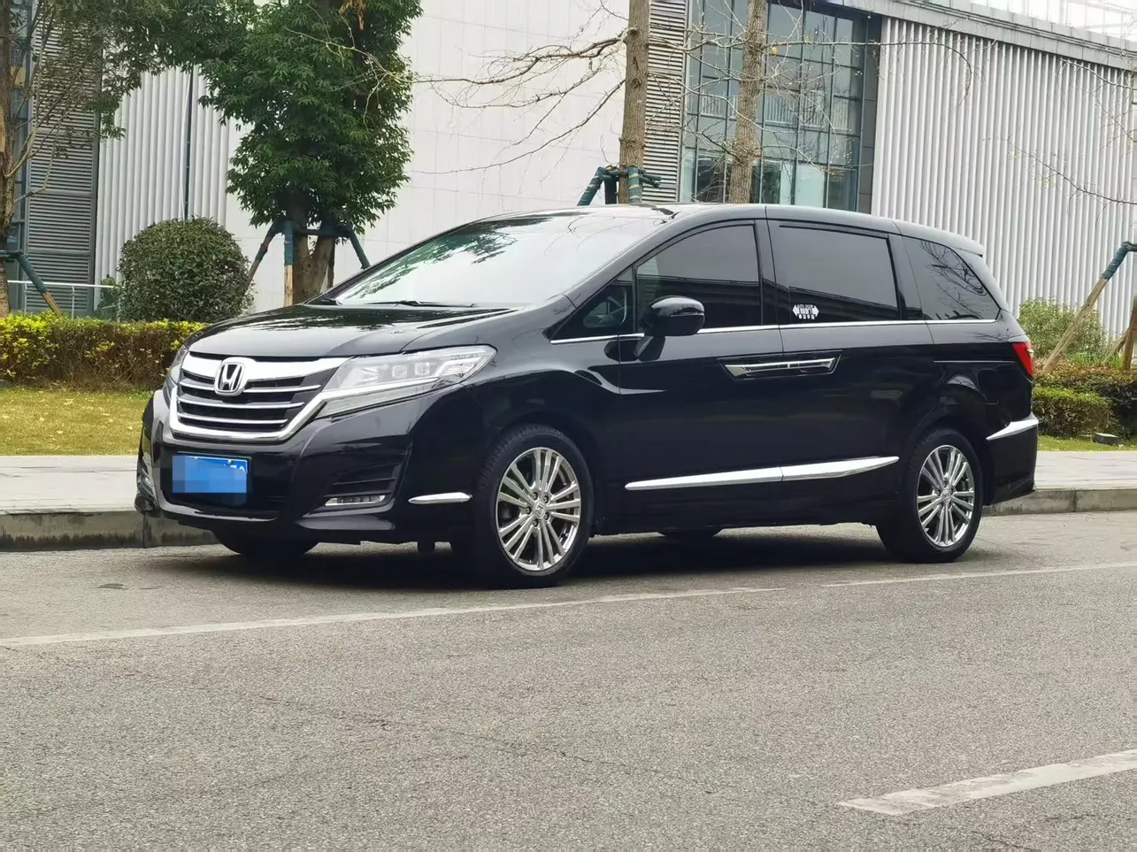 Honda Elysion (Alison)  из Китая