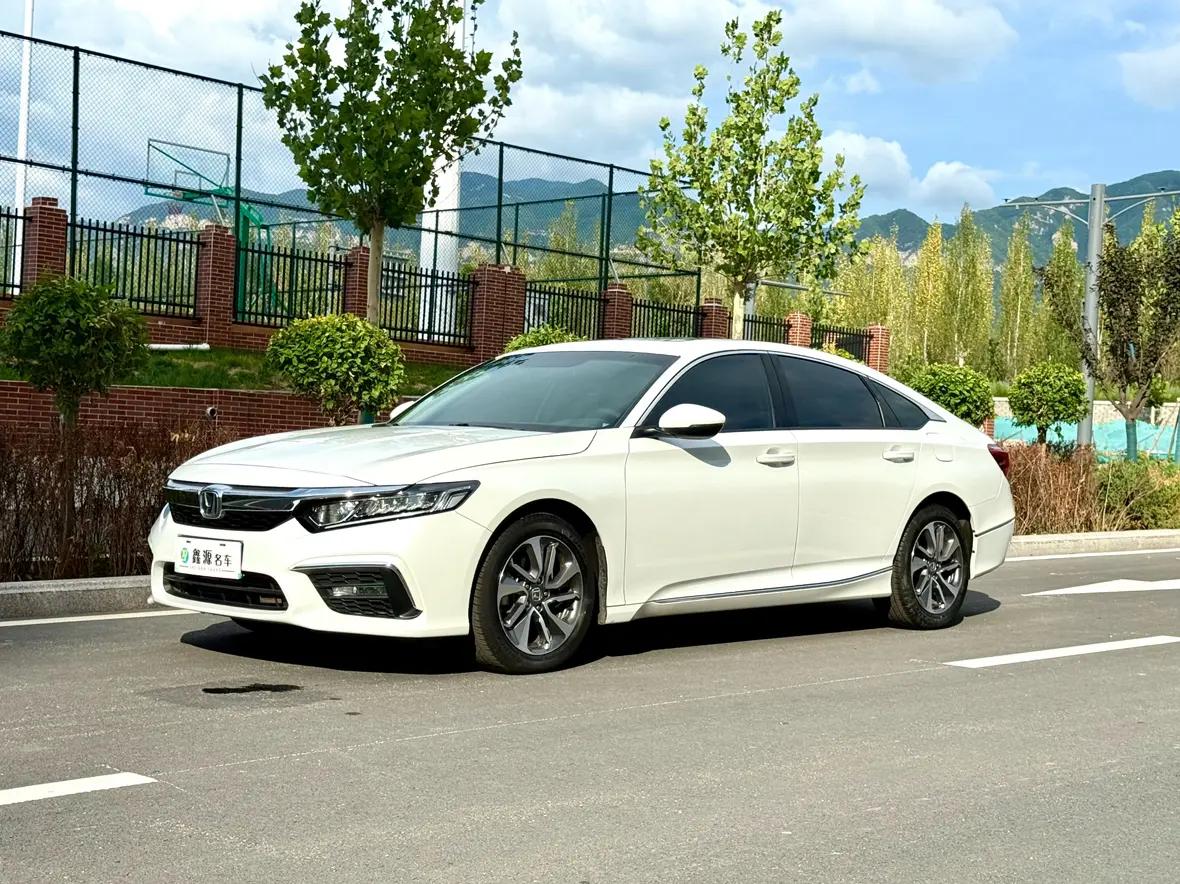 Honda Inspire (Yingshipai)  из Китая