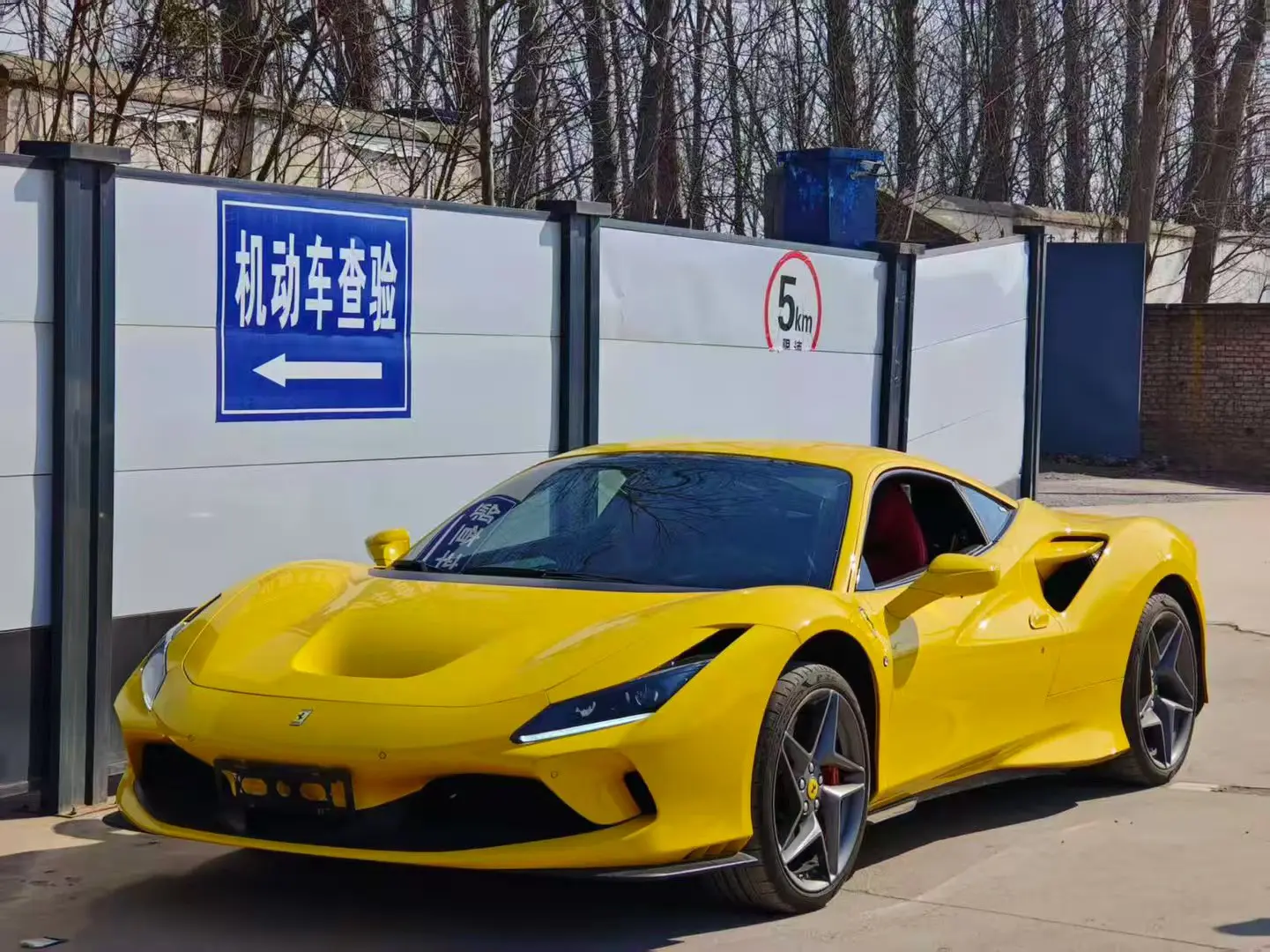 Ferrari F8  из Китая