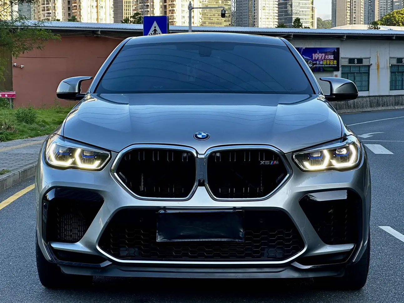 BMW X6 M  из Китая