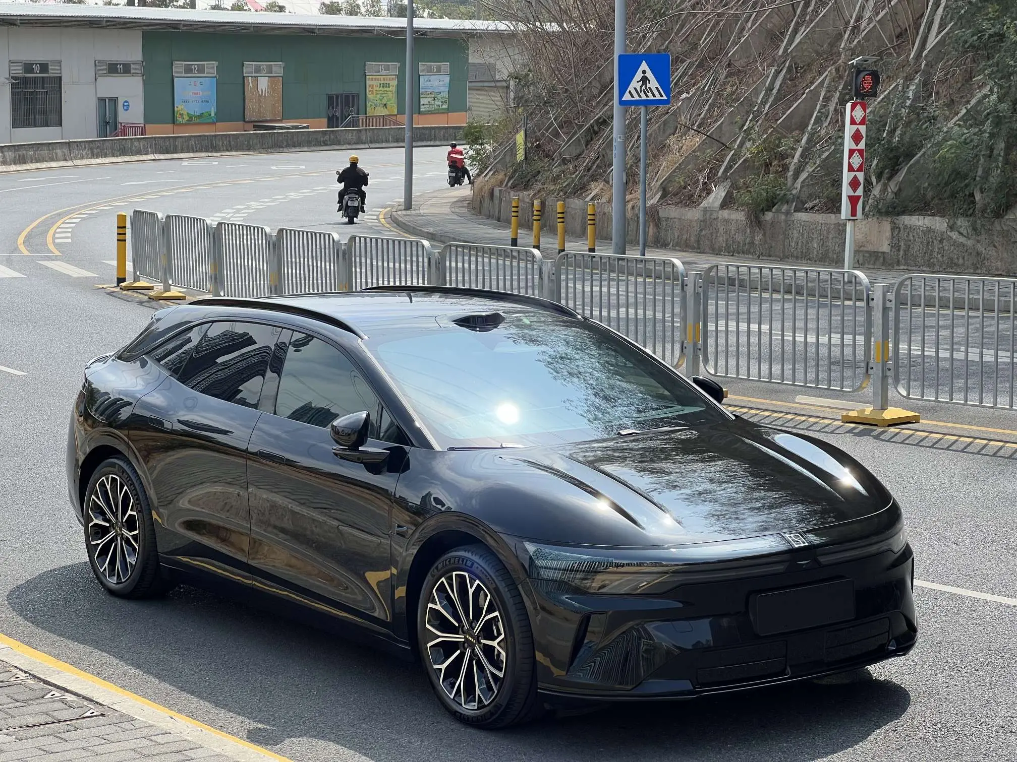 ZEEKR 007GT  из Китая