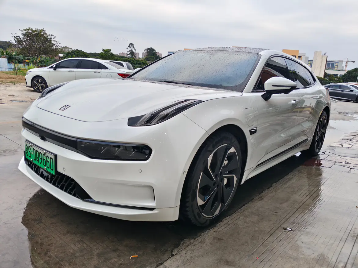 ZEEKR 001  из Китая