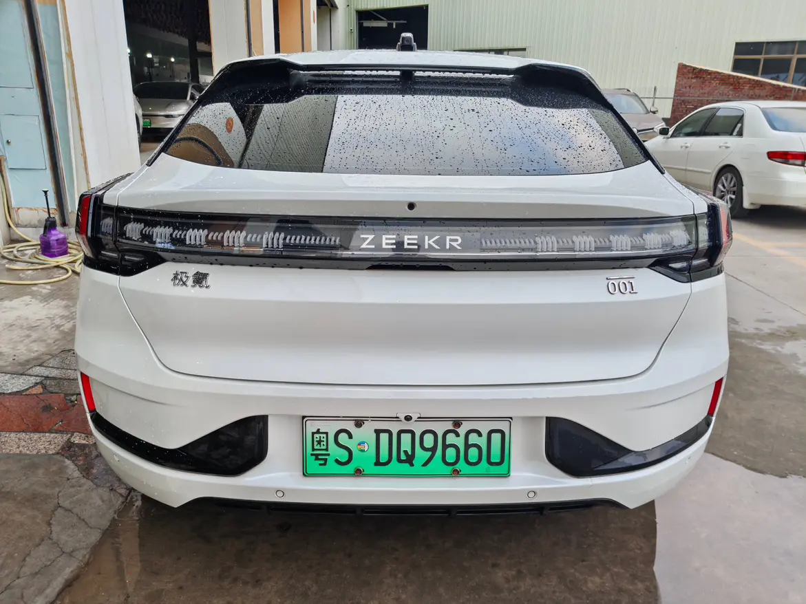 ZEEKR 001  из Китая