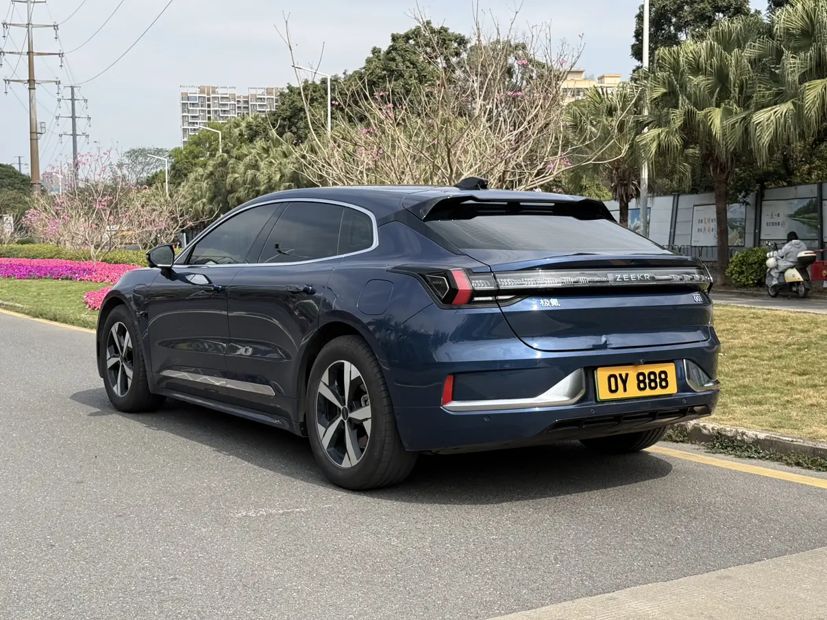ZEEKR 001  из Китая