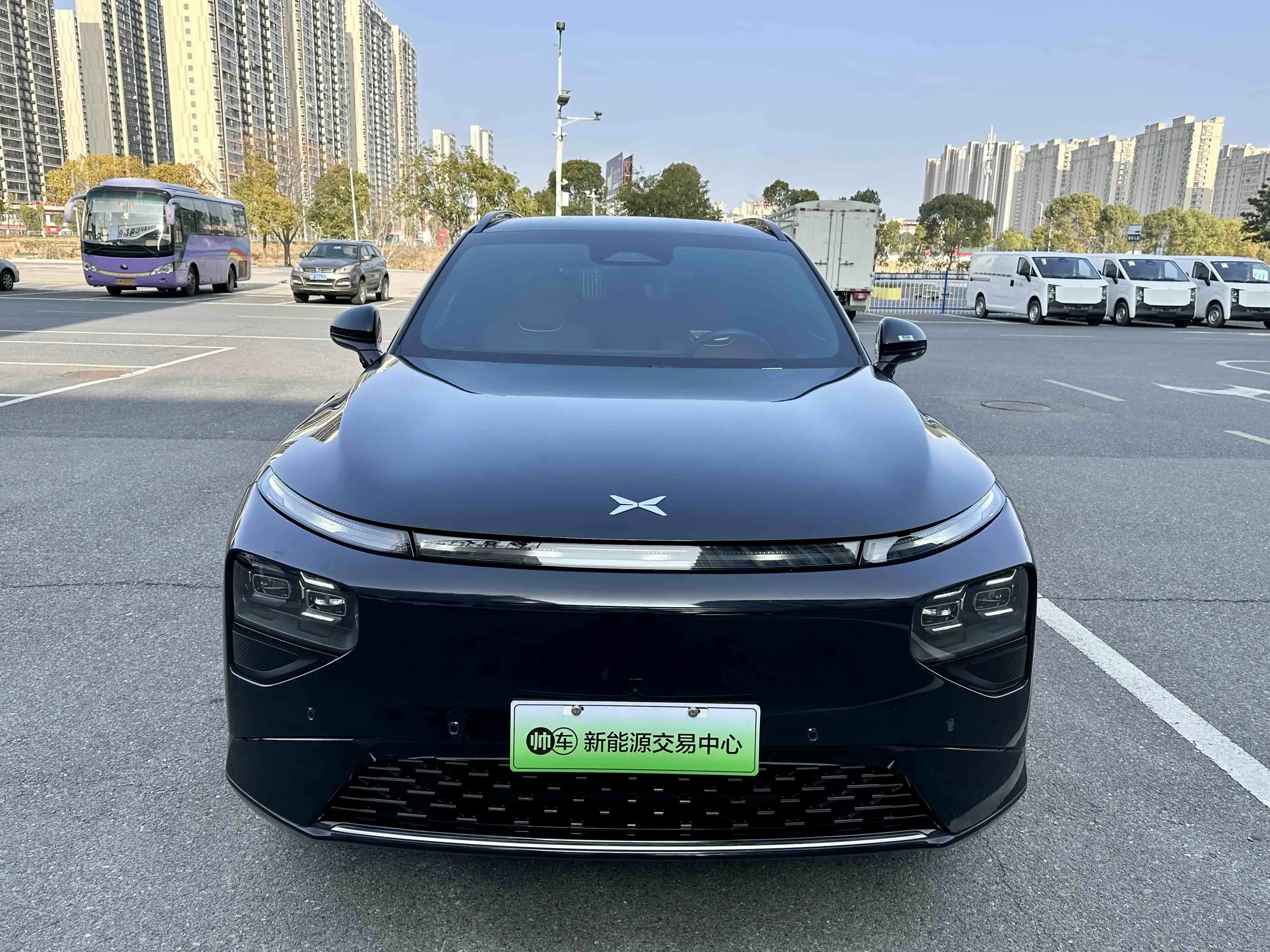 Xpeng G9  из Китая