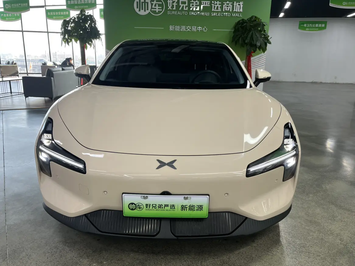 Xpeng Xiaopeng MONA M03  из Китая