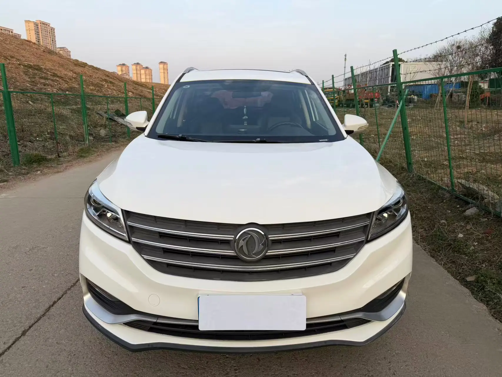 Dongfeng Fengon 580  из Китая