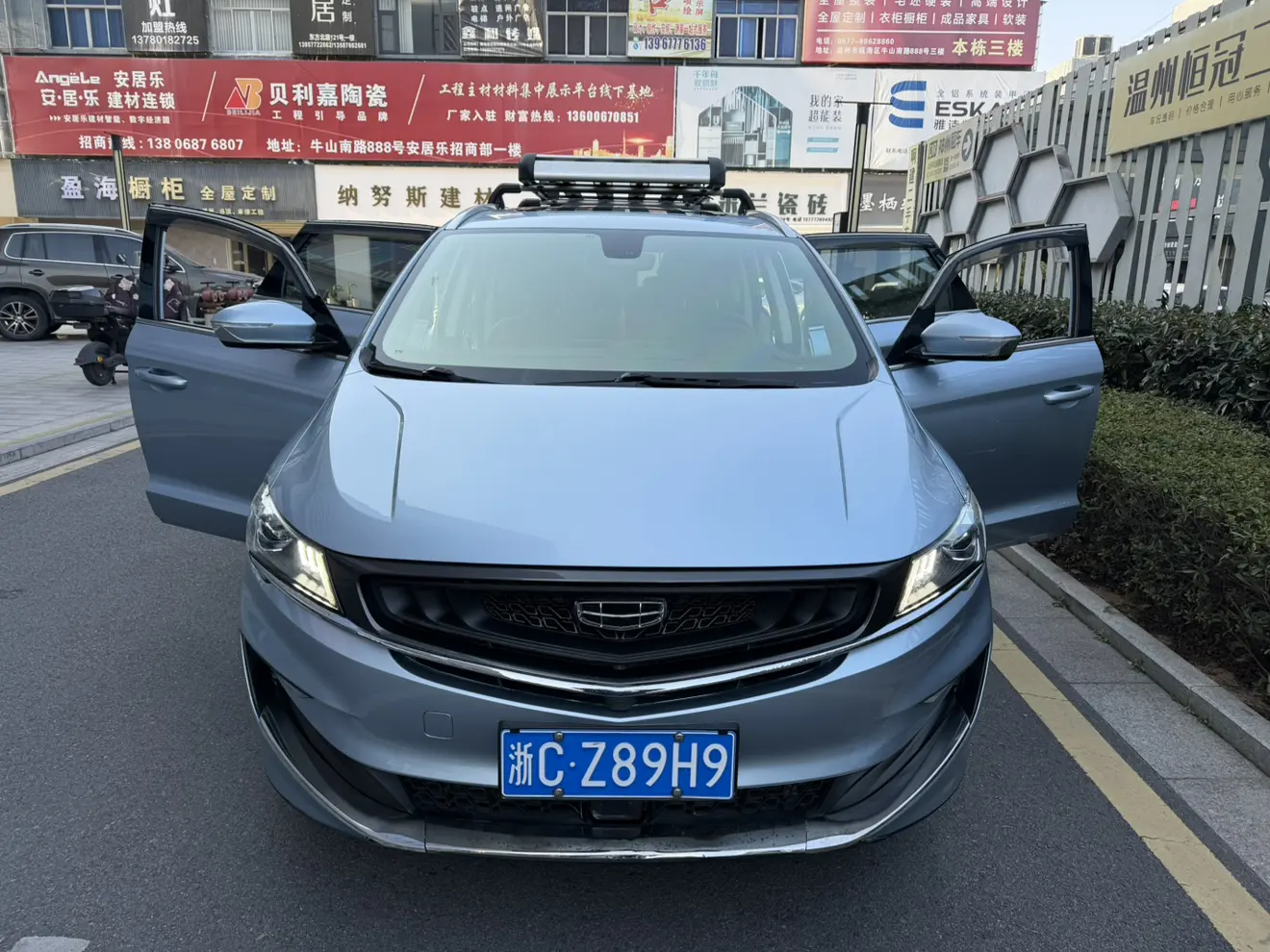 Geely Jiaji  из Китая
