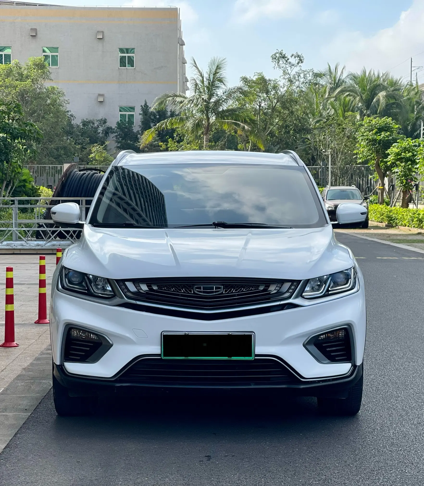 Geely Binyue PHEV  из Китая